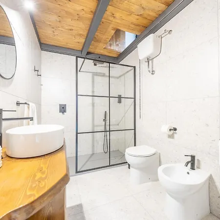 M R Loft Esclusivo Con Vasca Idromassaggio Monterotondo (Lazio)
