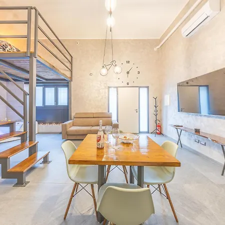 M R Loft Esclusivo Con Vasca Idromassaggio * Monterotondo (Lazio)